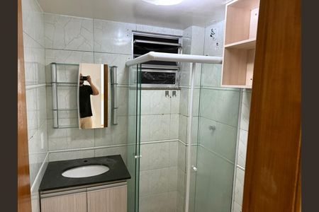 Banheiro social de apartamento para alugar com 2 quartos, 50m² em Bangu, Rio de Janeiro