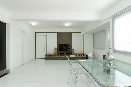 Apartamento para alugar com 104m², 2 quartos e 2 vagas Apartamento para alugar com 104m², 2 quartos e 2 vagasSala