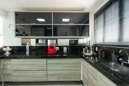 Apartamento para alugar com 104m², 2 quartos e 2 vagas Apartamento para alugar com 104m², 2 quartos e 2 vagasCozinha