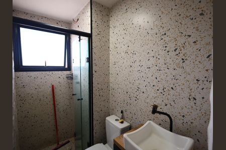 Banheiro de apartamento para alugar com 2 quartos, 49m² em Vila Yolanda, Osasco