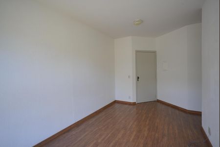 Apartamento à venda com 57m², 2 quartos e 1 vaga Apartamento à venda com 57m², 2 quartos e 1 vagaSala