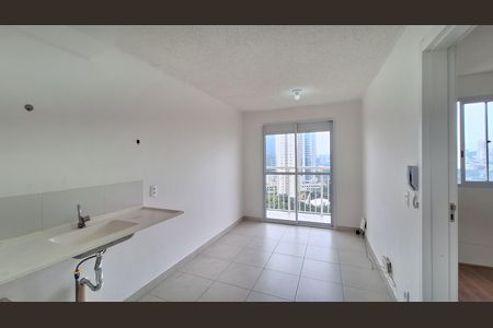 Sala/Cozinha/Área de serviço  de apartamento para alugar com 1 quarto, 27m² em Várzea da Barra Funda, São Paulo