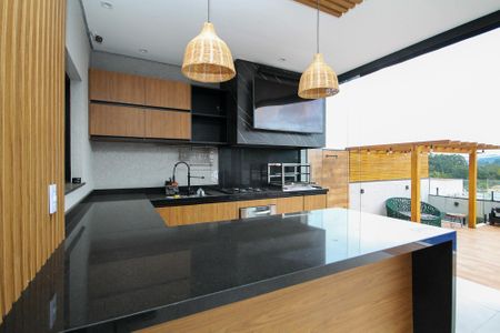 Casa de condomínio para alugar com 381m², 4 quartos e 4 vagas Casa de condomínio para alugar com 381m², 4 quartos e 4 vagasChurrasqueira