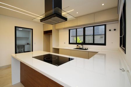 Casa de condomínio para alugar com 381m², 4 quartos e 4 vagas Casa de condomínio para alugar com 381m², 4 quartos e 4 vagasCozinha