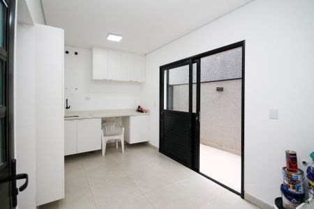 Casa de condomínio para alugar com 381m², 4 quartos e 4 vagas Casa de condomínio para alugar com 381m², 4 quartos e 4 vagasLavanderia