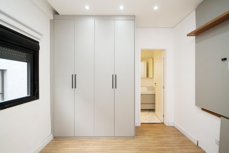 Casa de condomínio para alugar com 381m², 4 quartos e 4 vagas Casa de condomínio para alugar com 381m², 4 quartos e 4 vagasSuíte 3