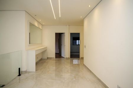 Casa de condomínio para alugar com 381m², 4 quartos e 4 vagas Casa de condomínio para alugar com 381m², 4 quartos e 4 vagasSala Quartos