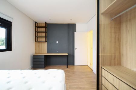 Casa de condomínio para alugar com 381m², 4 quartos e 4 vagas Casa de condomínio para alugar com 381m², 4 quartos e 4 vagasSuíte 2