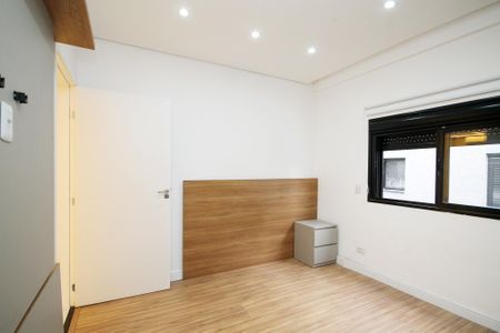 Casa de condomínio para alugar com 381m², 4 quartos e 4 vagas Casa de condomínio para alugar com 381m², 4 quartos e 4 vagasSuíte 3