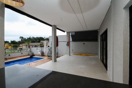 Casa de condomínio para alugar com 381m², 4 quartos e 4 vagas Casa de condomínio para alugar com 381m², 4 quartos e 4 vagasVaranda