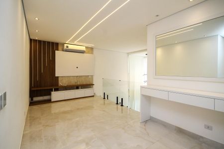 Casa de condomínio para alugar com 381m², 4 quartos e 4 vagas Casa de condomínio para alugar com 381m², 4 quartos e 4 vagasSala Quartos
