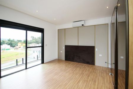 Casa de condomínio para alugar com 381m², 4 quartos e 4 vagas Casa de condomínio para alugar com 381m², 4 quartos e 4 vagasSuíte 1