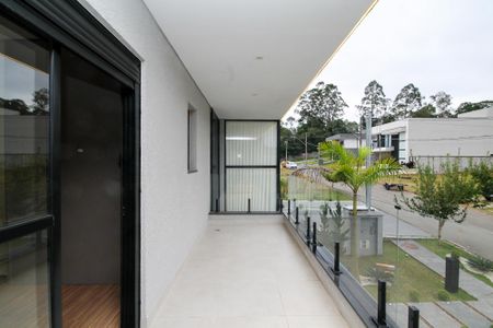 Casa de condomínio para alugar com 381m², 4 quartos e 4 vagas Casa de condomínio para alugar com 381m², 4 quartos e 4 vagasVaranda Suíte 4