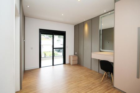 Casa de condomínio para alugar com 381m², 4 quartos e 4 vagas Casa de condomínio para alugar com 381m², 4 quartos e 4 vagasSuíte 4