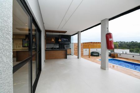 Casa de condomínio para alugar com 381m², 4 quartos e 4 vagas Casa de condomínio para alugar com 381m², 4 quartos e 4 vagasVaranda
