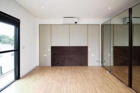 Casa de condomínio para alugar com 381m², 4 quartos e 4 vagas Casa de condomínio para alugar com 381m², 4 quartos e 4 vagasSuíte 1
