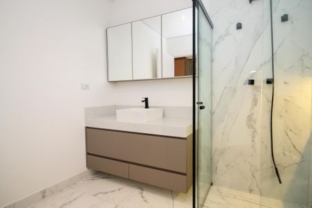 Casa de condomínio para alugar com 381m², 4 quartos e 4 vagas Casa de condomínio para alugar com 381m², 4 quartos e 4 vagasBanheiro Suíte 4
