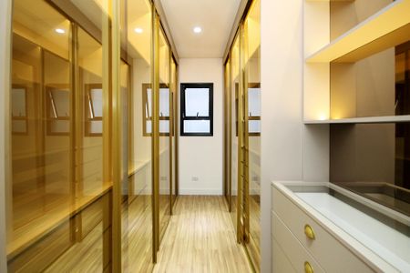 Casa de condomínio para alugar com 381m², 4 quartos e 4 vagas Casa de condomínio para alugar com 381m², 4 quartos e 4 vagasCloset Suíte 1
