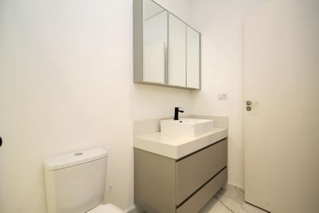 Casa de condomínio para alugar com 381m², 4 quartos e 4 vagas Casa de condomínio para alugar com 381m², 4 quartos e 4 vagasBanheiro Suíte 3