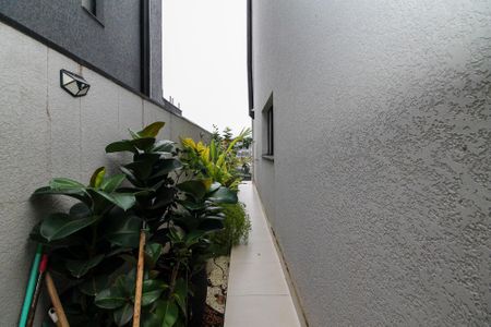 Casa de condomínio para alugar com 381m², 4 quartos e 4 vagas Casa de condomínio para alugar com 381m², 4 quartos e 4 vagasCorredor Externo