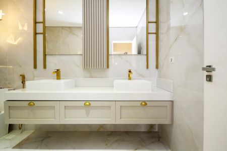 Casa de condomínio para alugar com 381m², 4 quartos e 4 vagas Casa de condomínio para alugar com 381m², 4 quartos e 4 vagasBanheiro Suíte 1
