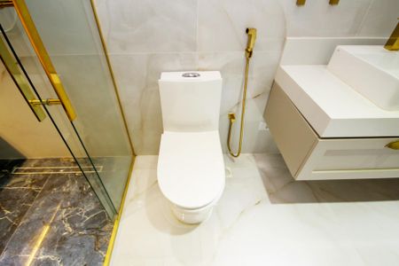 Casa de condomínio para alugar com 381m², 4 quartos e 4 vagas Casa de condomínio para alugar com 381m², 4 quartos e 4 vagasBanheiro Suíte 1