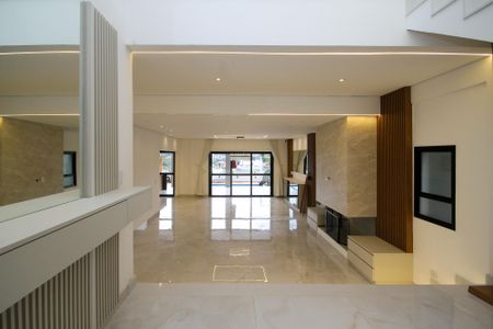 Casa de condomínio para alugar com 381m², 4 quartos e 4 vagas Casa de condomínio para alugar com 381m², 4 quartos e 4 vagasHall Entrada