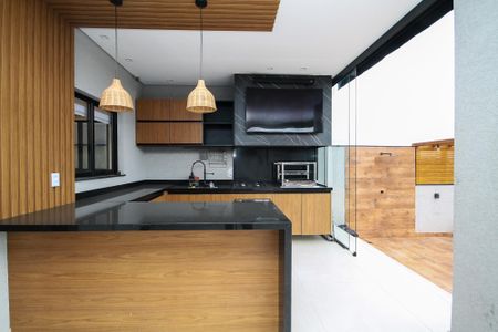 Casa de condomínio para alugar com 381m², 4 quartos e 4 vagas Casa de condomínio para alugar com 381m², 4 quartos e 4 vagasChurrasqueira