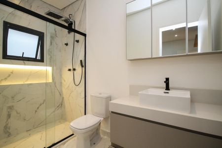 Casa de condomínio para alugar com 381m², 4 quartos e 4 vagas Casa de condomínio para alugar com 381m², 4 quartos e 4 vagasBanheiro Suíte 3