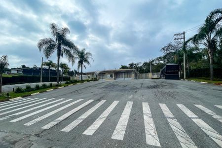 Casa de condomínio para alugar com 381m², 4 quartos e 4 vagas Casa de condomínio para alugar com 381m², 4 quartos e 4 vagasFachada Condomínio