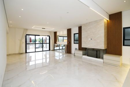 Casa de condomínio para alugar com 381m², 4 quartos e 4 vagas Casa de condomínio para alugar com 381m², 4 quartos e 4 vagasSala