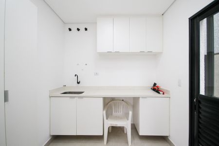 Casa de condomínio para alugar com 381m², 4 quartos e 4 vagas Casa de condomínio para alugar com 381m², 4 quartos e 4 vagasLavanderia