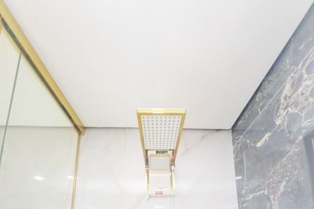 Casa de condomínio para alugar com 381m², 4 quartos e 4 vagas Casa de condomínio para alugar com 381m², 4 quartos e 4 vagasBanheiro Suíte 1