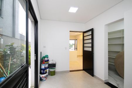 Casa de condomínio para alugar com 381m², 4 quartos e 4 vagas Casa de condomínio para alugar com 381m², 4 quartos e 4 vagasLavanderia