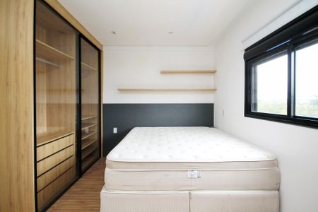 Casa de condomínio para alugar com 381m², 4 quartos e 4 vagas Casa de condomínio para alugar com 381m², 4 quartos e 4 vagasSuíte 2