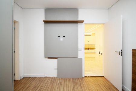Casa de condomínio para alugar com 381m², 4 quartos e 4 vagas Casa de condomínio para alugar com 381m², 4 quartos e 4 vagasSuíte 3