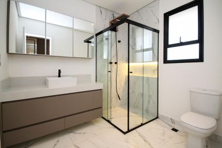 Casa de condomínio para alugar com 381m², 4 quartos e 4 vagas Casa de condomínio para alugar com 381m², 4 quartos e 4 vagasBanheiro Suíte 4