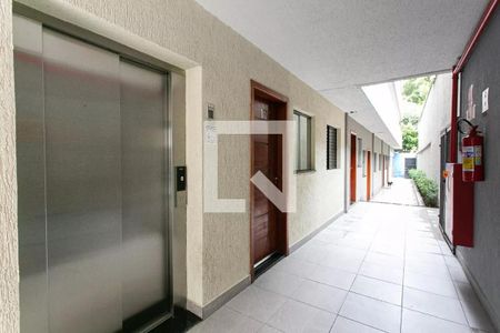 Apartamento para alugar com 56m², 2 quartos e 1 vaga Apartamento para alugar com 56m², 2 quartos e 1 vagaÁrea Comum - Elevador