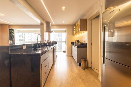 Apartamento à venda com 120m², 3 quartos e 2 vagas Apartamento à venda com 120m², 3 quartos e 2 vagasCozinha