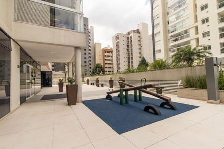 Apartamento à venda com 120m², 3 quartos e 2 vagas Apartamento à venda com 120m², 3 quartos e 2 vagasÁrea comum - Playground