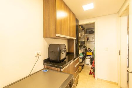 Apartamento à venda com 120m², 3 quartos e 2 vagas Apartamento à venda com 120m², 3 quartos e 2 vagasÁrea de Serviço