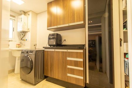 Apartamento à venda com 120m², 3 quartos e 2 vagas Apartamento à venda com 120m², 3 quartos e 2 vagasÁrea de Serviço