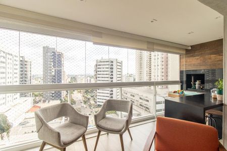 Apartamento à venda com 120m², 3 quartos e 2 vagas Apartamento à venda com 120m², 3 quartos e 2 vagasVaranda gourmet