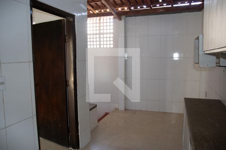 Casa para alugar com 180m², 3 quartos e 3 vagas Casa para alugar com 180m², 3 quartos e 3 vagasCozinha e Área de Serviço