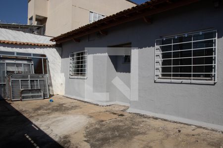 Casa para alugar com 180m², 3 quartos e 3 vagas Casa para alugar com 180m², 3 quartos e 3 vagasQuintal