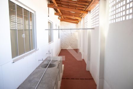 Casa para alugar com 180m², 3 quartos e 3 vagas Casa para alugar com 180m², 3 quartos e 3 vagasCozinha e Área de Serviço