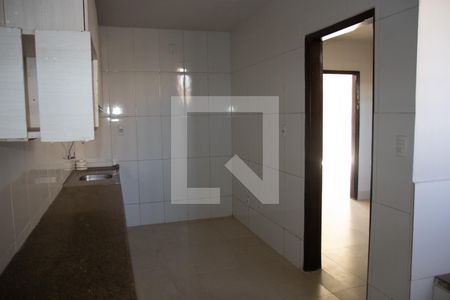 Casa para alugar com 180m², 3 quartos e 3 vagas Casa para alugar com 180m², 3 quartos e 3 vagasCozinha e Área de Serviço