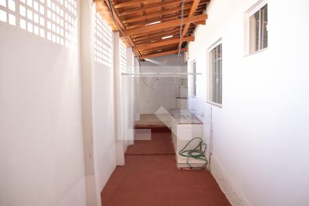 Casa para alugar com 180m², 3 quartos e 3 vagas Casa para alugar com 180m², 3 quartos e 3 vagasCozinha e Área de Serviço