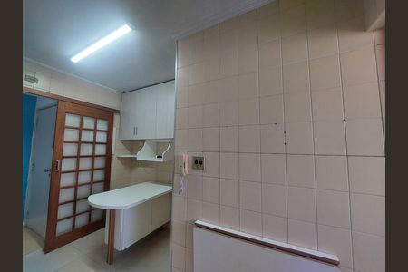 Cozinha de apartamento para alugar com 3 quartos, 98m² em Jardim Taquaral, São Paulo