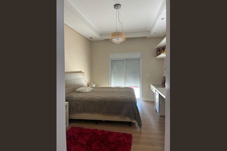 Casa de condomínio à venda com 800m², 4 quartos e 4 vagas Casa de condomínio à venda com 800m², 4 quartos e 4 vagasQuarto